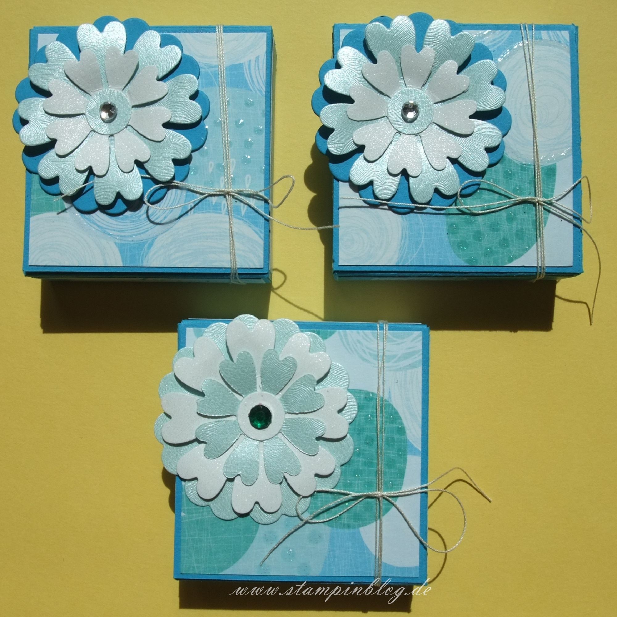 Verpackung-Rittersport-Blume-blau-1